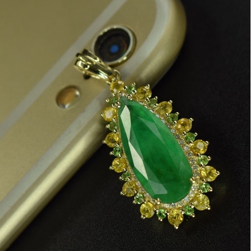 14k Gold 3.16 Ctw Natural Emerald & Diamond Pendant( Without Chain ): Ref:231071089 // gold content:14k gold // main gemstone:emerald // shape:pear // carat weight:3. 05ct // color:green // treatment:natural // // adjacent gemstone 2 : diamond // number of stones:37 //