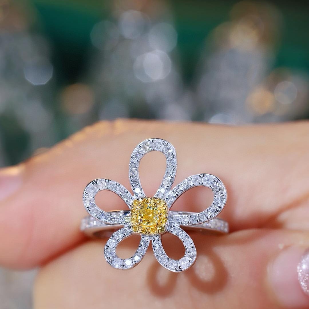 14k Gold 0.85 Ctw Natural Yellow Diamond & Diamond & Flowers Ring - 2