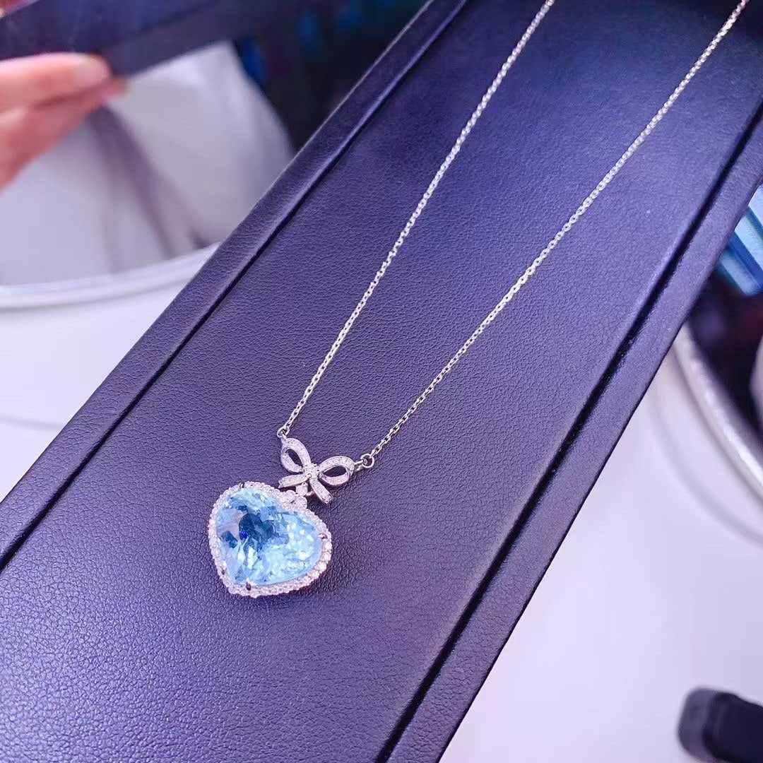 14k Gold 7 Ct Natural Aquamarine & Diamond Necklace - 4