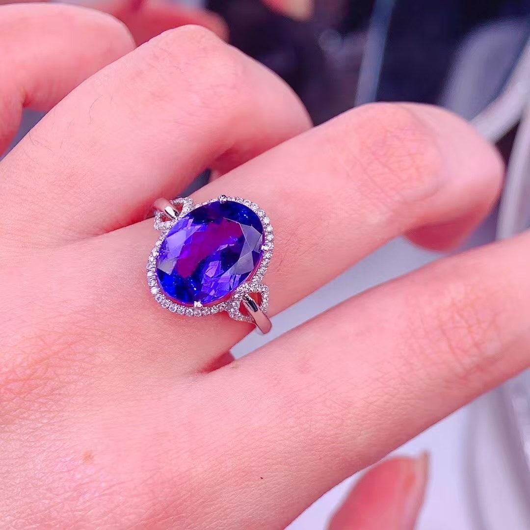 14k Gold 5 Ct Natural Tanzanite & Diamond Ring - 6