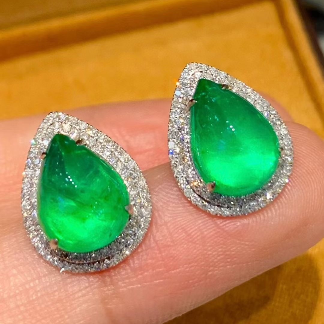 14k Gold 5.6 Ct Natural Emerald & Diamond Earrings - 3