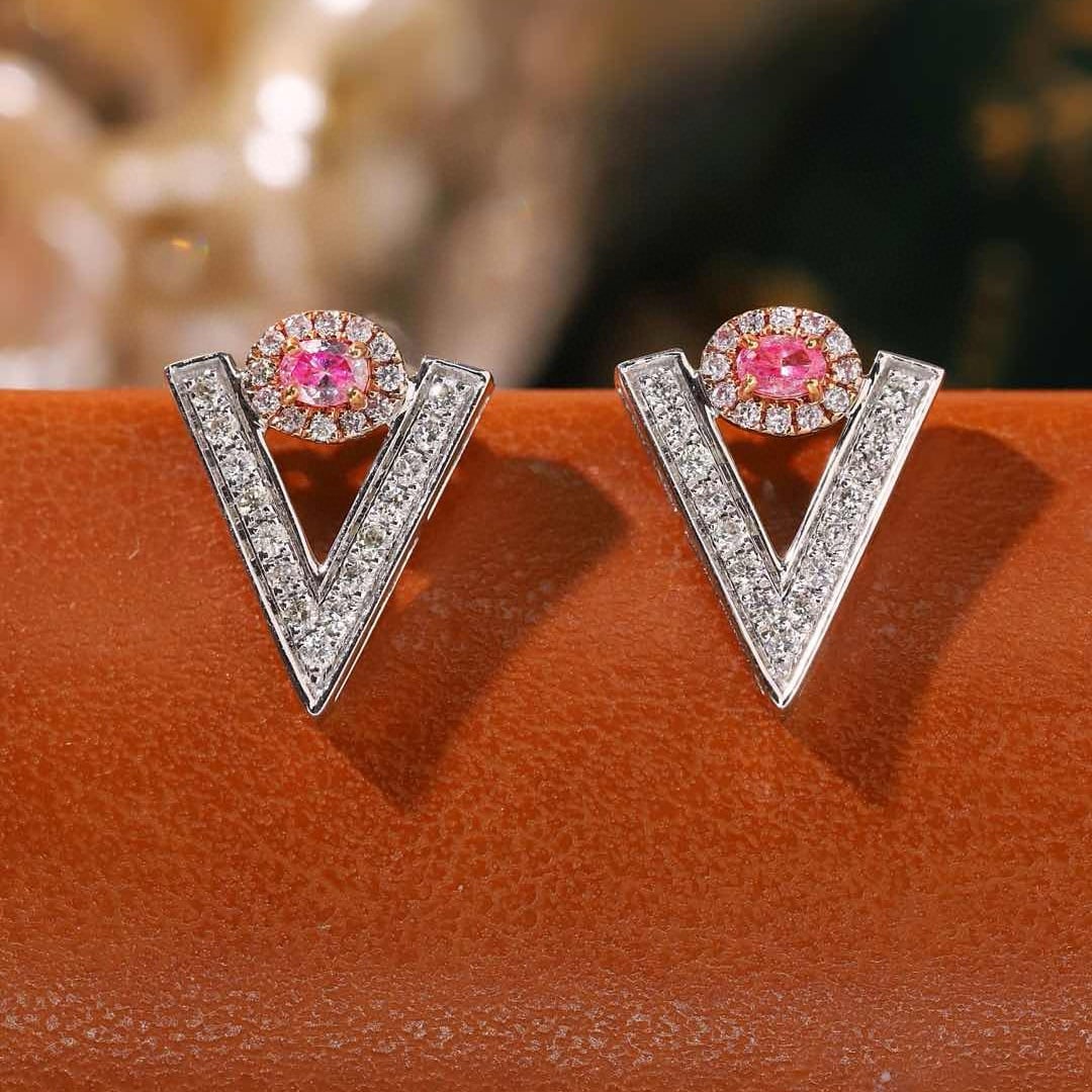 14k Gold 0.40 Ctw Natural Pink Diamond & Diamond Earrings: Ref:231071211 // gold content:14k gold // main gemstone:pink diamond // shape:oval // carat weight:0. 14ct // color:pink // treatment:natural // // adjacent gemstone 2 : diamond // shape:round //