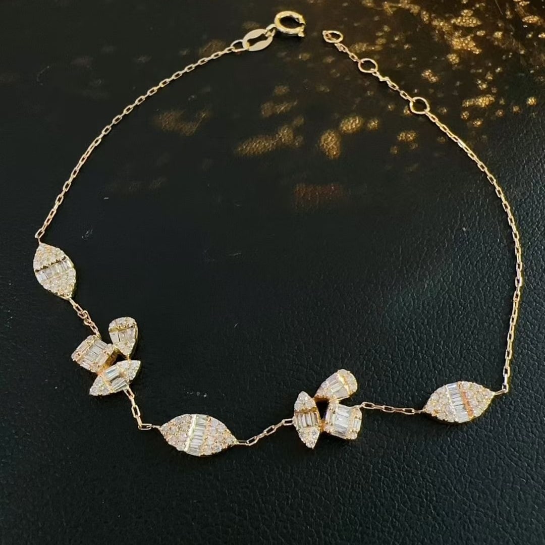 14k Gold 0.53 Ct Natural H Diamond Bracelet: Ref:231071250 // gold content:14k gold // main gemstone:diamond // shape:multiple // carat weight:0. 53ct // clarity grade:vs-si // color:h // treatment:natural // Condition: New Low Estimate: