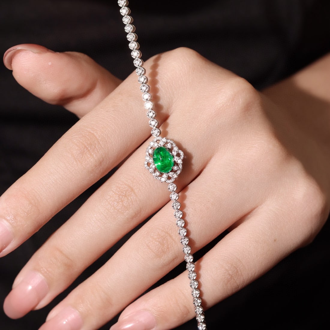 14k Gold 2.85 Ctw Natural Emerald & Diamond Bracelet - 3