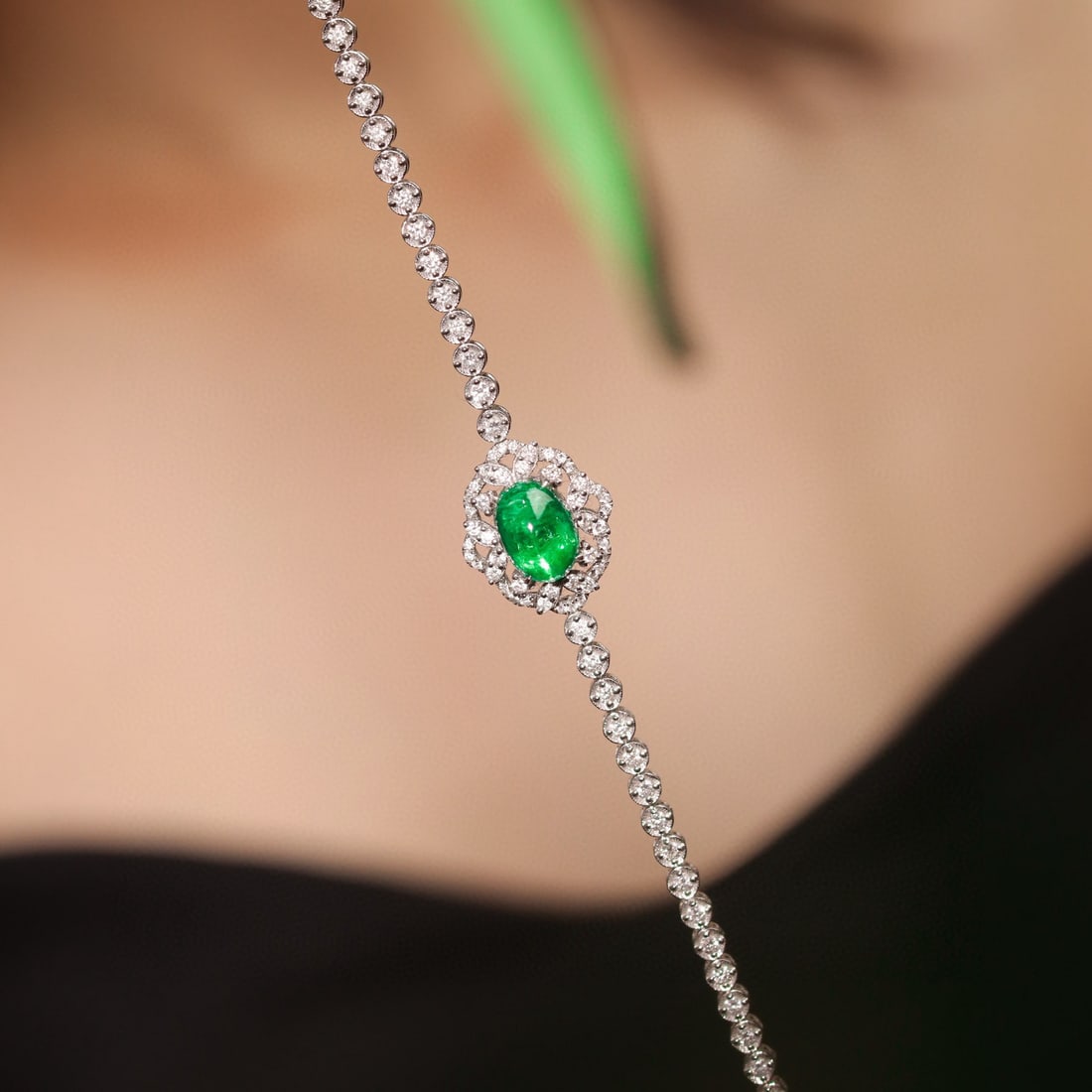 14k Gold 2.85 Ctw Natural Emerald & Diamond Bracelet - 4