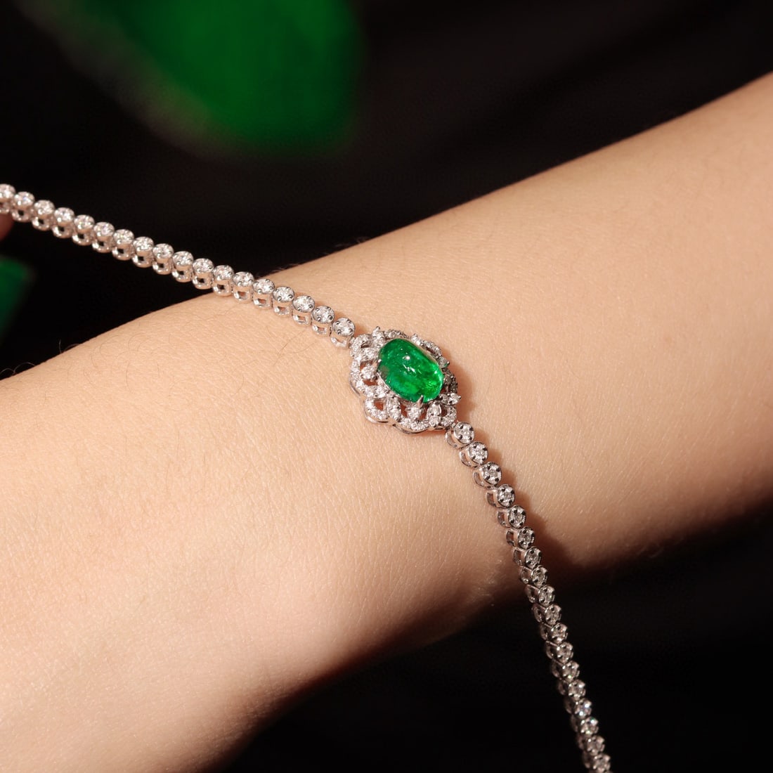 14k Gold 2.85 Ctw Natural Emerald & Diamond Bracelet - 5