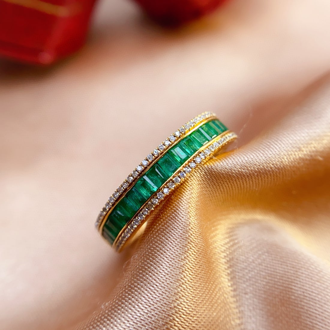 14k Gold 1.65 Ct Natural Emerald & Diamond Ring: Ref:231072047 // gold content:14k gold // ring size:7. 25us // // main gemstone:emerald // shape:rectangle // carat weight:1. 65ct // color:green // treatment:natural // // adjacent gemstone 2 :
