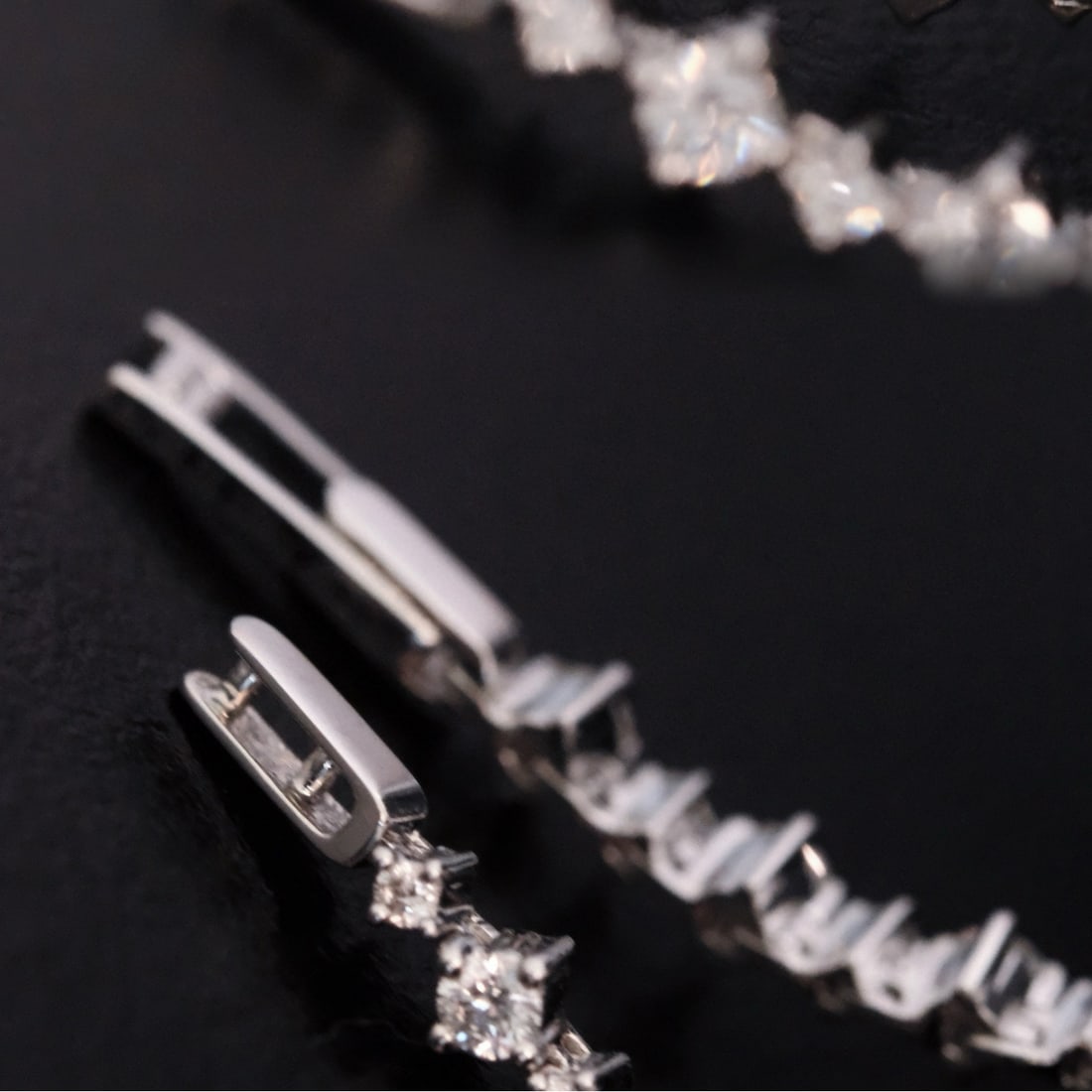 14k Gold 1.4 Ct Natural H Diamond Bracelet: Ref:231072057 // gold content:14k gold // main gemstone:diamond // shape:round // carat weight:1. 4ct // clarity grade:vs-si // color:h // treatment:natural // cut grade:g // Condition: New Low