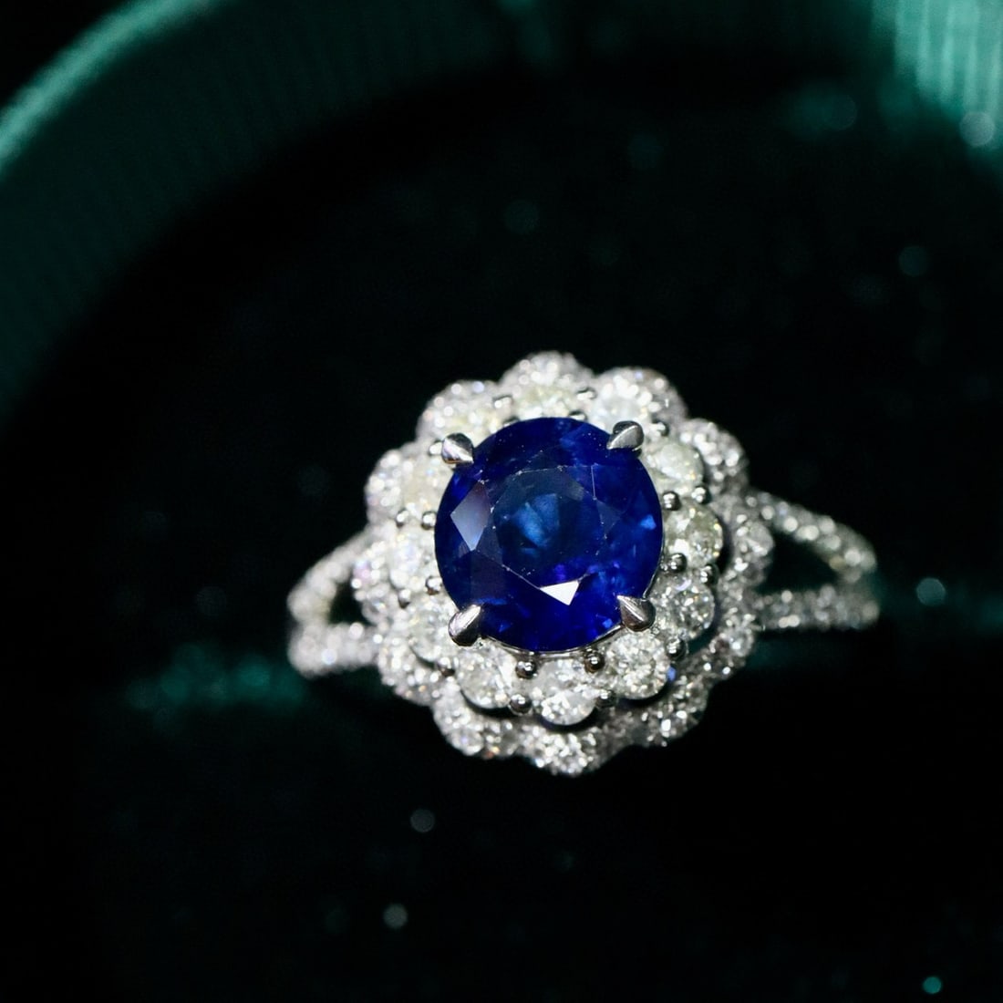 14k Gold 2.20 Ctw Vivid Blue Natural Sapphire & Diamond Ring: Ref:231072058 // gold content:14k gold // ring size:7. 25us // // main gemstone:sapphire // shape:round // carat weight:1. 6ct // color:vivid blue // treatment:natural // cut grade:g // // adjacent