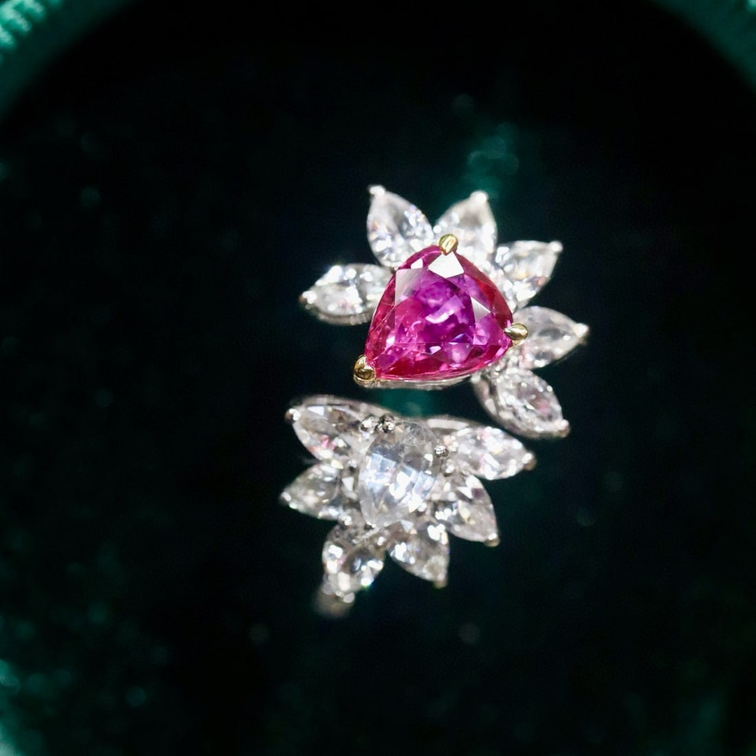 14k Gold 1.11 Ctw Natural Ruby & Diamond Ring: Ref:231072068 // gold content:14k gold // ring size:7. 25us // // main gemstone:ruby // shape:pear // carat weight:1. 03ct // color:red // treatment:natural // // adjacent gemstone 2 : diamond //