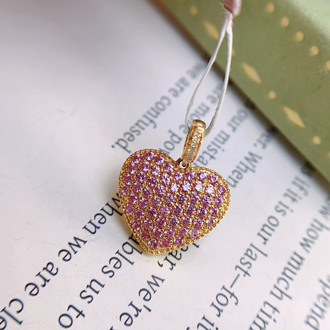 14k Gold 0.80 Ct Natural Sapphire & Diamond Pendant( Without Chain ): Ref:231072071 // gold content:14k gold // main gemstone:sapphire // shape:round // carat weight:0. 80ct // color:pink // treatment:natural // cut grade:g // // adjacent gemstone 2 : diamond // number