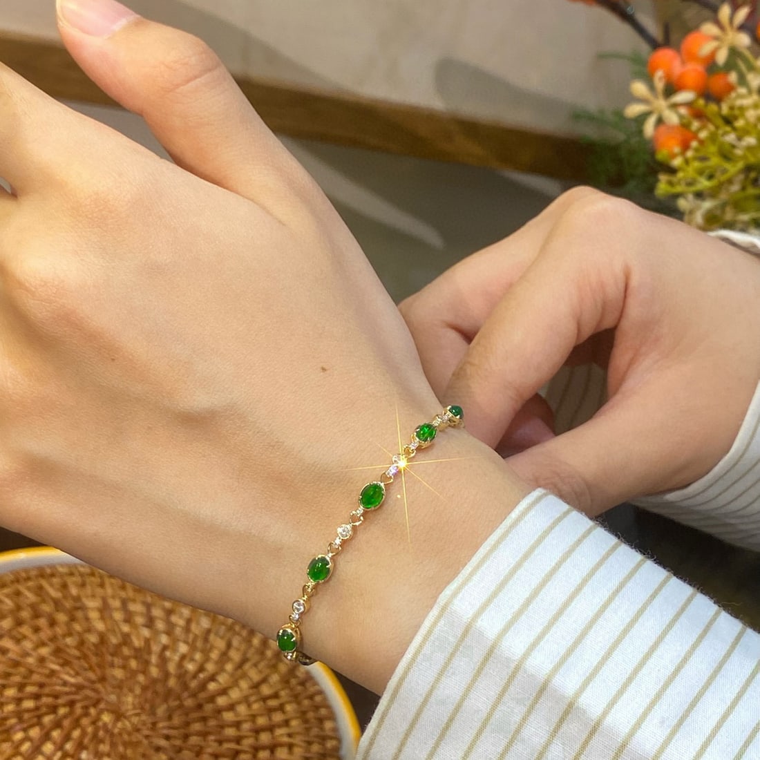 14k Gold 1.83 Ctw Vivid Green Natural Emerald & Diamond Bracelet - 6