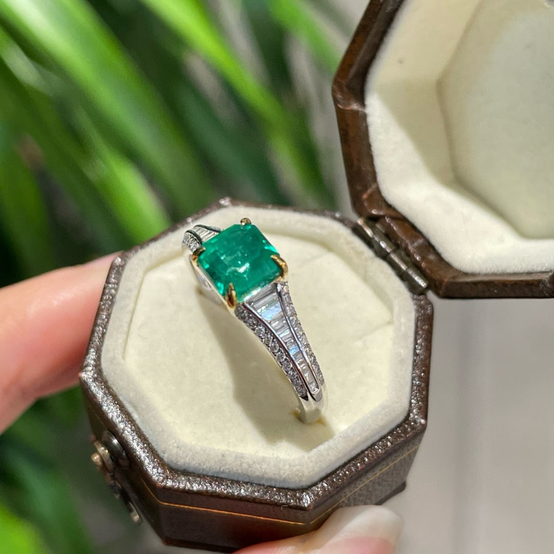 14k Gold 1.26 Ct Natural Emerald & Diamond Ring - 2