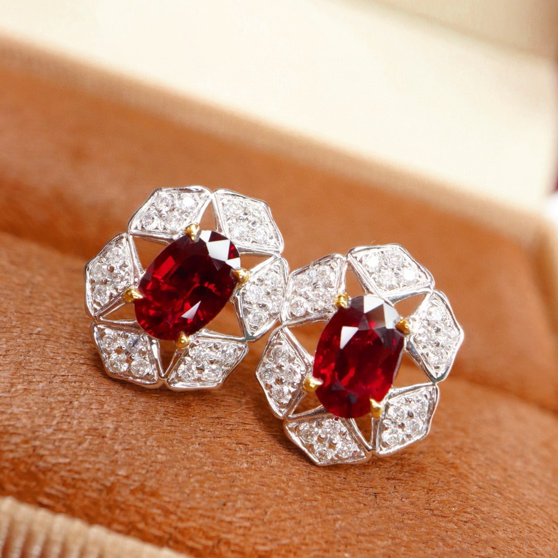 14k Gold 1.48 Ctw Natural Ruby & Diamond Earrings: Ref:231072108 // gold content:14k gold // main gemstone:ruby // shape:oval // carat weight:1. 24ct // color:pigeonblood red // treatment:natural // // adjacent gemstone 2 : diamond // shape:round //