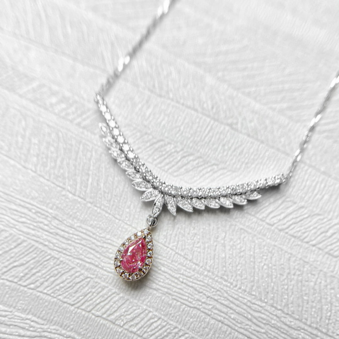 14k Gold 0.56 Ctw Natural Pink Diamond & Diamond Necklace: Ref:231072115 // gold content:14k gold // main gemstone:pink diamond // shape:pear // carat weight:0. 20ct // color:pink // treatment:natural // // adjacent gemstone 2 : diamond // shape:round // cara