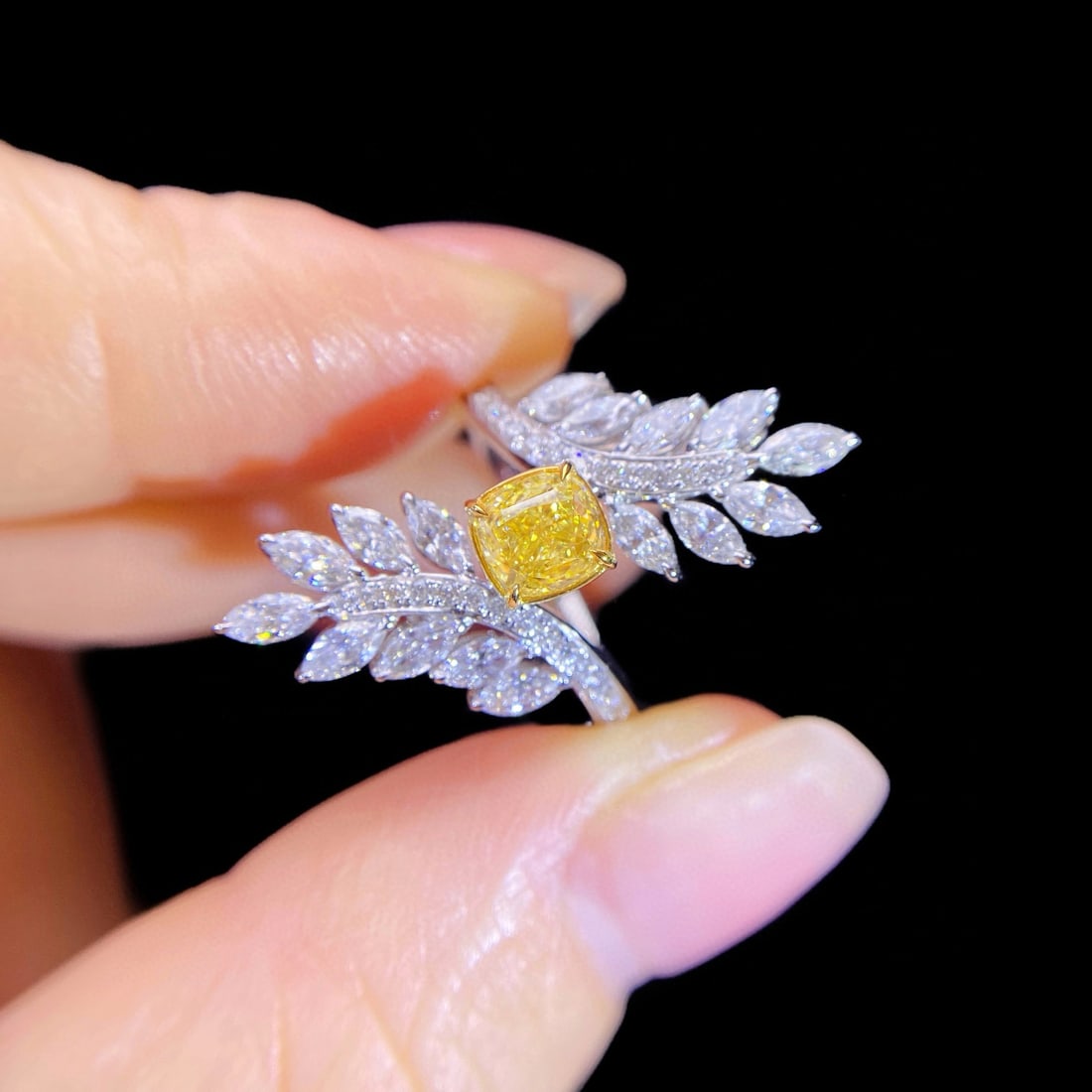 Gia Certified 14k Gold 2.21 Ctw Natural Yellow Diamond & Diamond Ring: Ref:231072119 // gold content:14k gold // ring size:7. 25us // // main gemstone:yellow diamond // certified:gia // shape:cushion // carat weight:1. 00ct // clarity grade:vs2 // color:yellow //