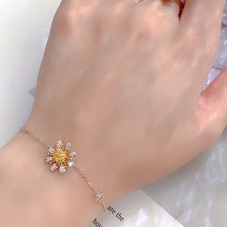 14k Gold 0.4 Ct Natural Color Diamond Bracelet: Ref:231072126 // gold content:14k gold // main gemstone:diamond // shape:multiple // carat weight:0. 4ct // clarity grade:vs-si // color:color // treatment:natural // Condition: New Low Estimate: