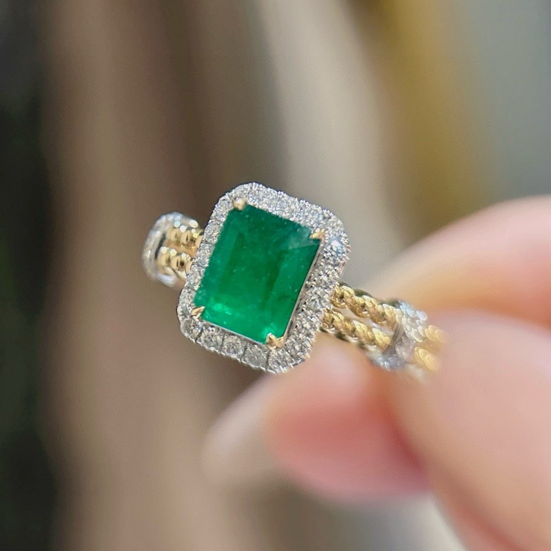 14k Gold 1.36 Ctw Vivid Green Natural Emerald & Diamond Ring: Ref:231072131 // gold content:14k gold // ring size:7. 25us // // main gemstone:emerald // shape:octagonal // carat weight:1. 1ct // color:vivid green // treatment:natural // // adjacent gemstone 2 :