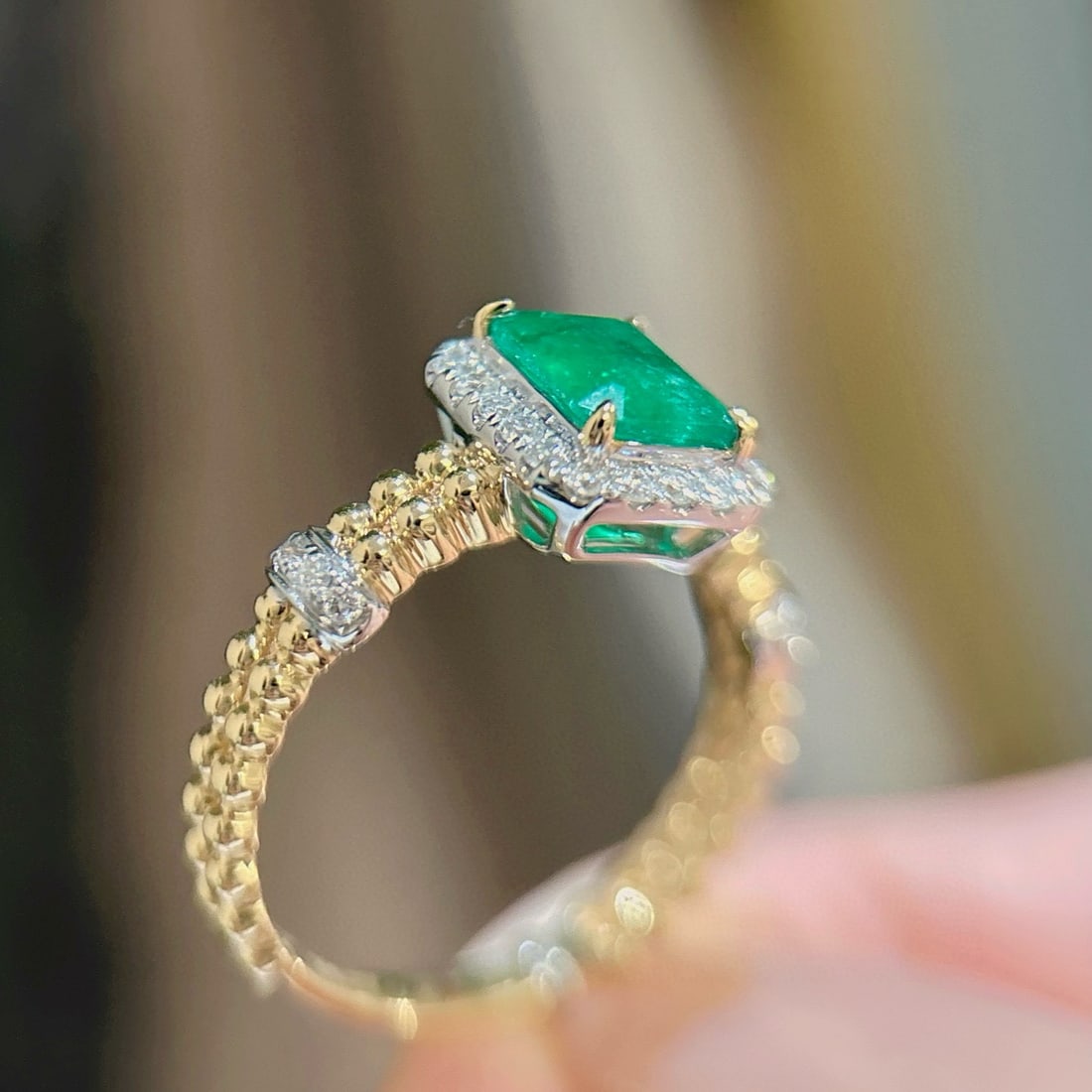 14k Gold 1.36 Ctw Vivid Green Natural Emerald & Diamond Ring - 2