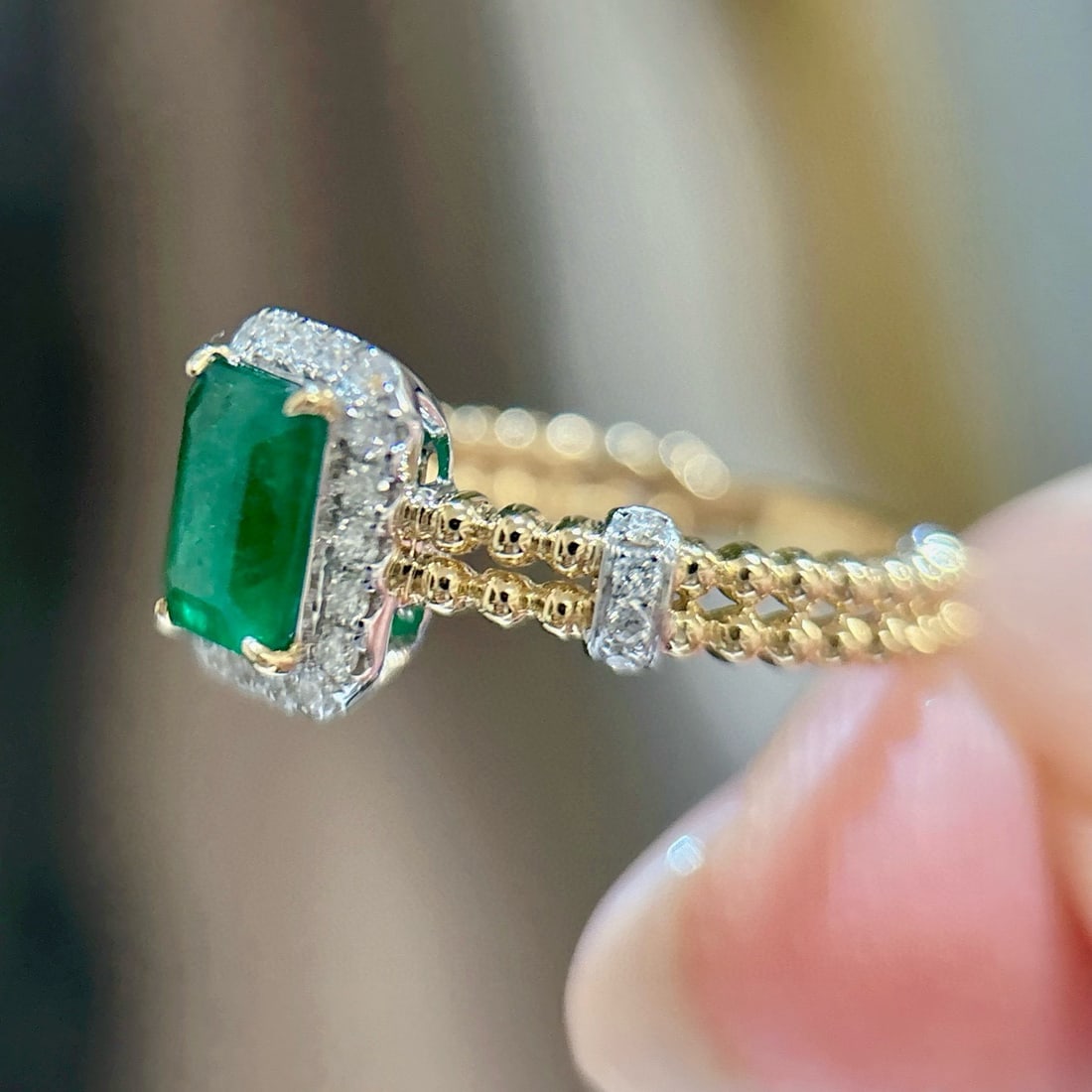 14k Gold 1.36 Ctw Vivid Green Natural Emerald & Diamond Ring - 3
