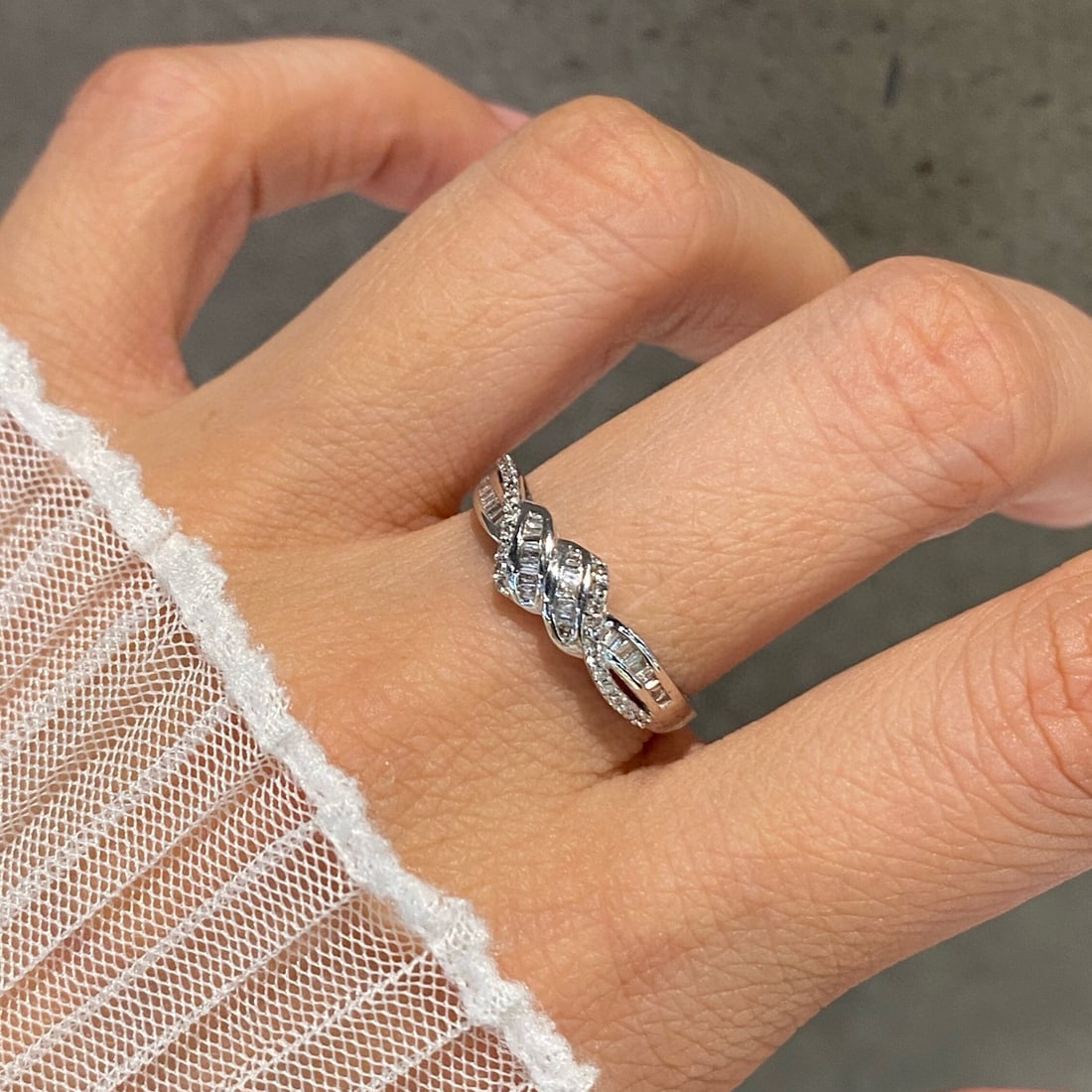 14k Gold 0.35 Ct Natural H Diamond Ring - 4