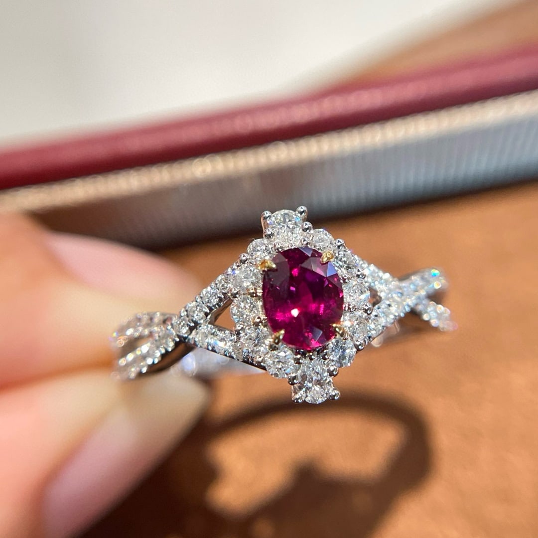 14k Gold 0.50 Ct Natural Ruby & Diamond Ring: Ref:231072143 // gold content:14k gold // ring size:7. 25us // // main gemstone:ruby // shape:oval // carat weight:0. 50ct // color:red // treatment:natural // // adjacent gemstone 2 : diamond // shap
