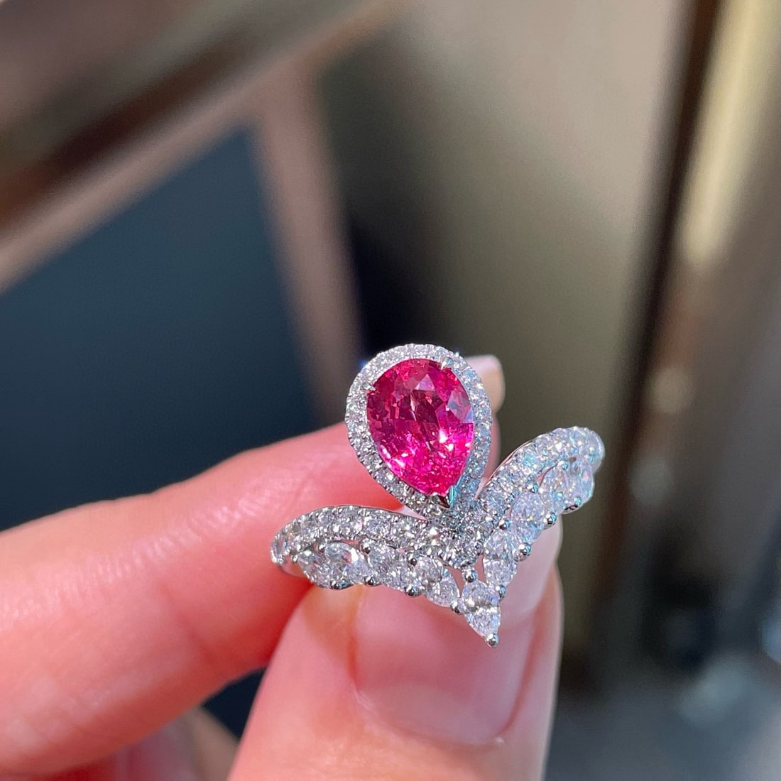 14k Gold 2.01 Ctw Natural Spinel & Diamond Ring: Ref:231072144 // gold content:14k gold // ring size:7. 25us // // main gemstone:spinel // shape:pear // carat weight:1. 11ct // color:pink // treatment:natural // // adjacent gemstone 2 : diamond // s