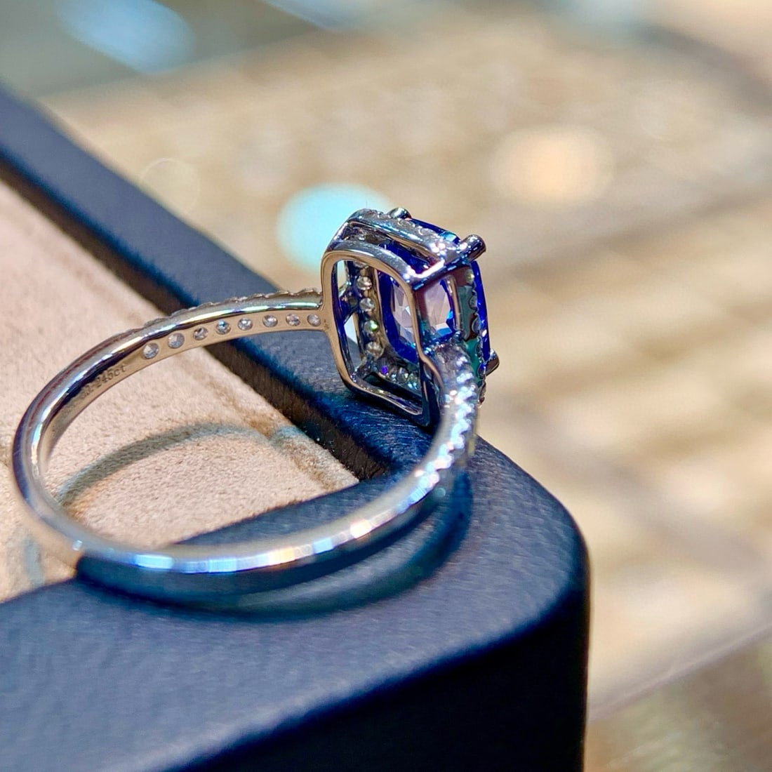 14k Gold 1.90 Ctw Natural Sapphire & Diamond Ring - 3