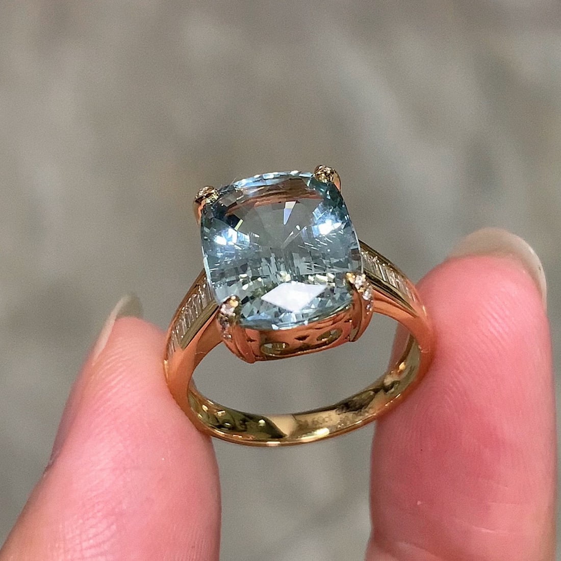 14k Gold 4.60 Ct Natural Aquamarine & Diamond Ring - 2