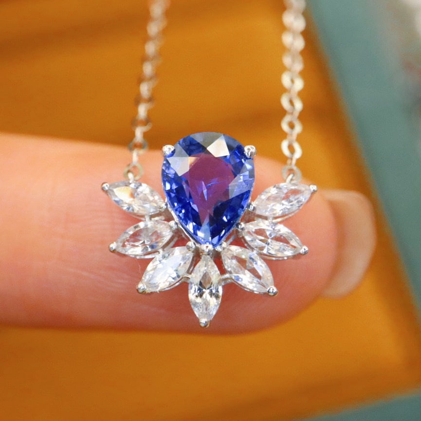 14k Gold 1.82 Ctw Natural Sapphire & Sapphire Necklace: Ref:231072164 // gold content:14k gold // main gemstone:sapphire // shape:pear // carat weight:1. 22ct // color:cornflower blue // treatment:natural // // adjacent gemstone 2 : sapphire // number of