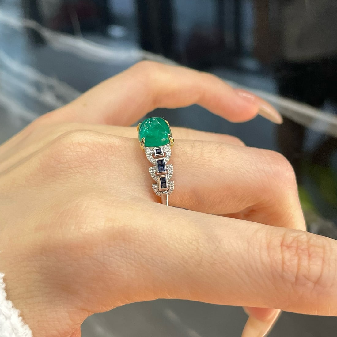 14k Gold 2 Ct Natural Emerald & Diamond & Sapphire Ring - 5