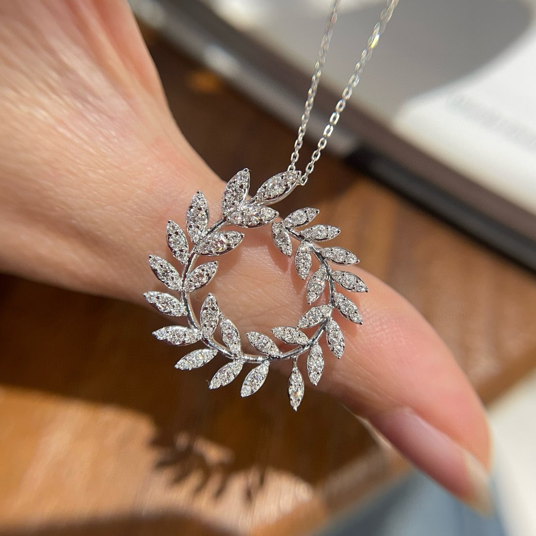 14k Gold 0.80 Ct Natural H Diamond Pendant( Without Chain ): Ref:231072182 // gold content:14k gold // main gemstone:diamond // shape:round // carat weight:0. 80ct // clarity grade:vs-si // color:h // treatment:natural // cut grade:g // Condition: New Low
