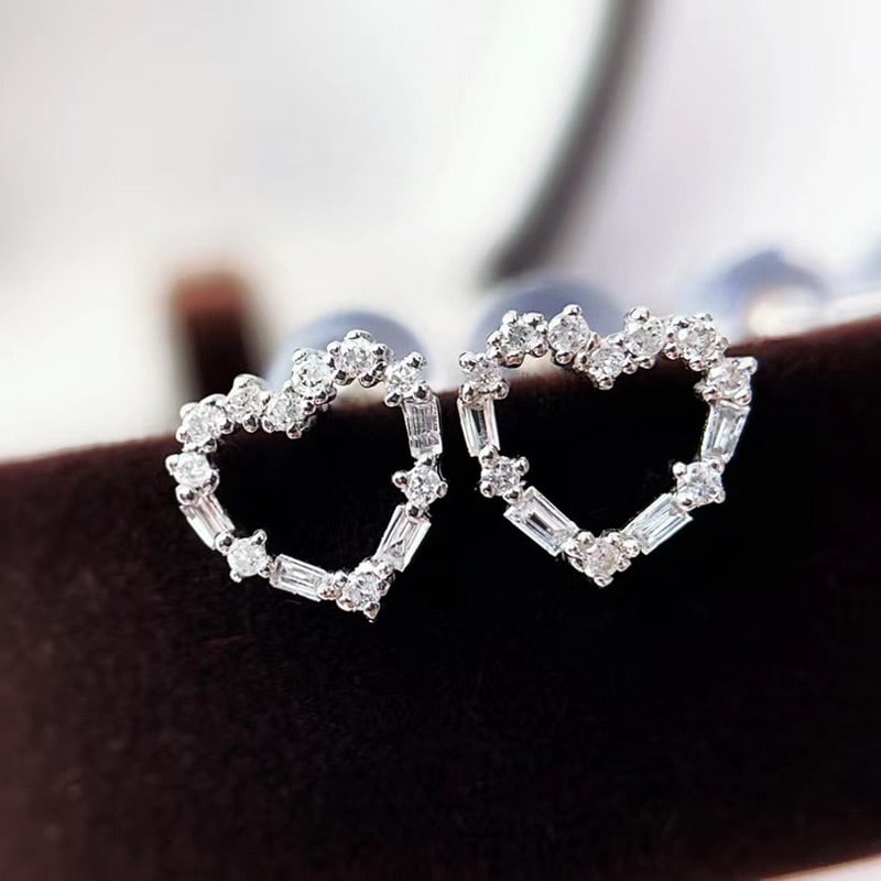 14k Gold 0.12 Ct Natural H Diamond Earrings: Ref:231072188 // gold content:14k gold // main gemstone:diamond // shape:multiple // carat weight:0. 12ct // clarity grade:vs-si // color:h // treatment:natural // Condition: New Low Estimate: 1700