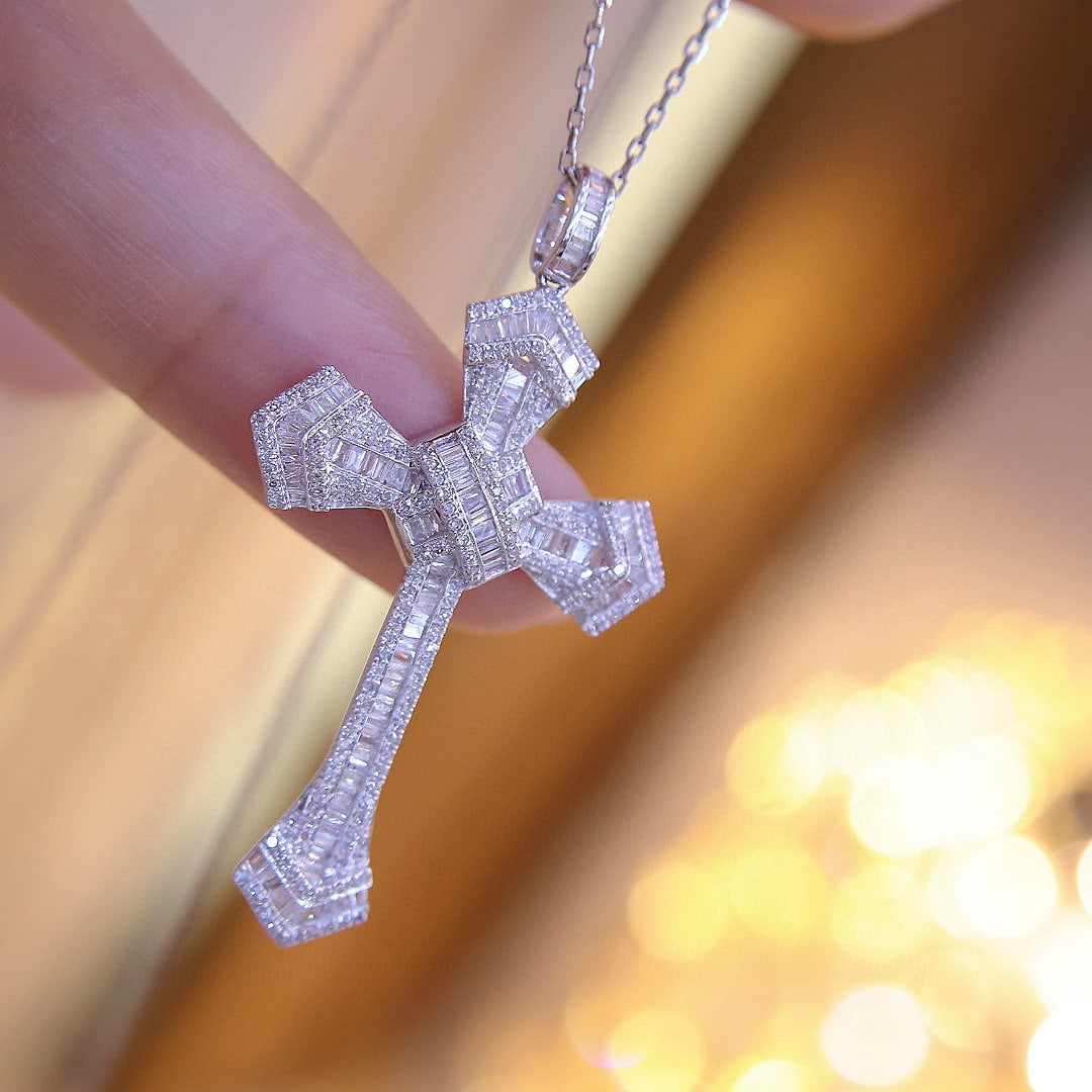 14k Gold 1.1 Ct Natural H Diamond Pendant( Without Chain ): Ref:231072192 // gold content:14k gold // main gemstone:diamond // shape:multiple // carat weight:1. 1ct // clarity grade:vs-si // color:h // treatment:natural // Condition: New Low Estimate: 3100