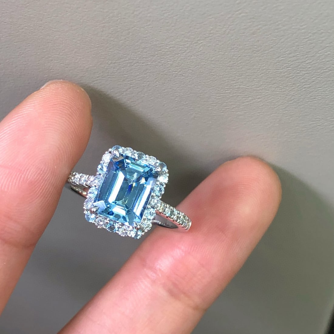 14k Gold 2.14 Ctw Natural Aquamarine & Diamond Ring - 3