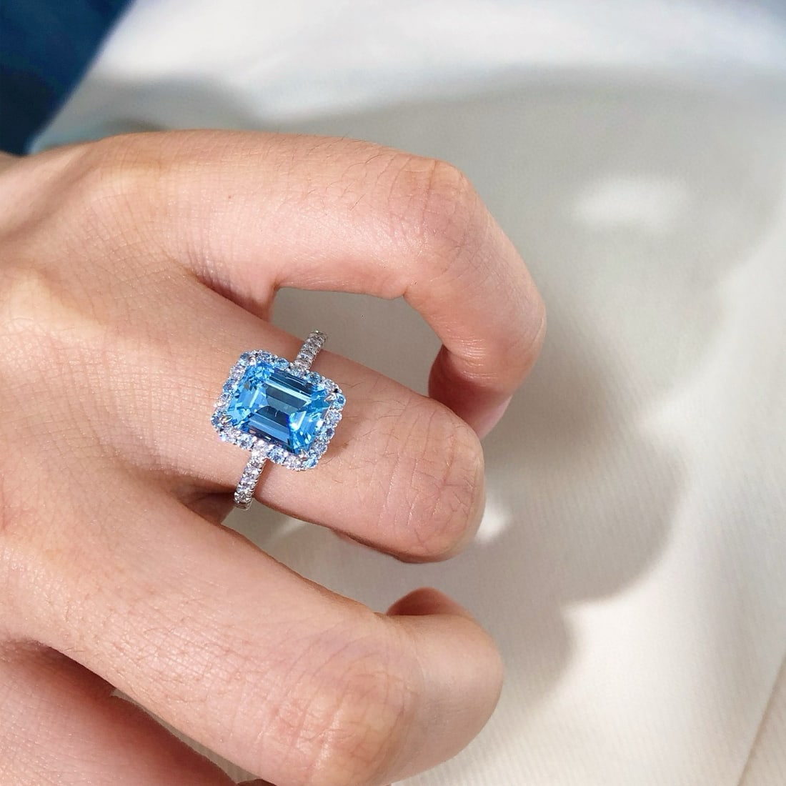 14k Gold 2.14 Ctw Natural Aquamarine & Diamond Ring - 5