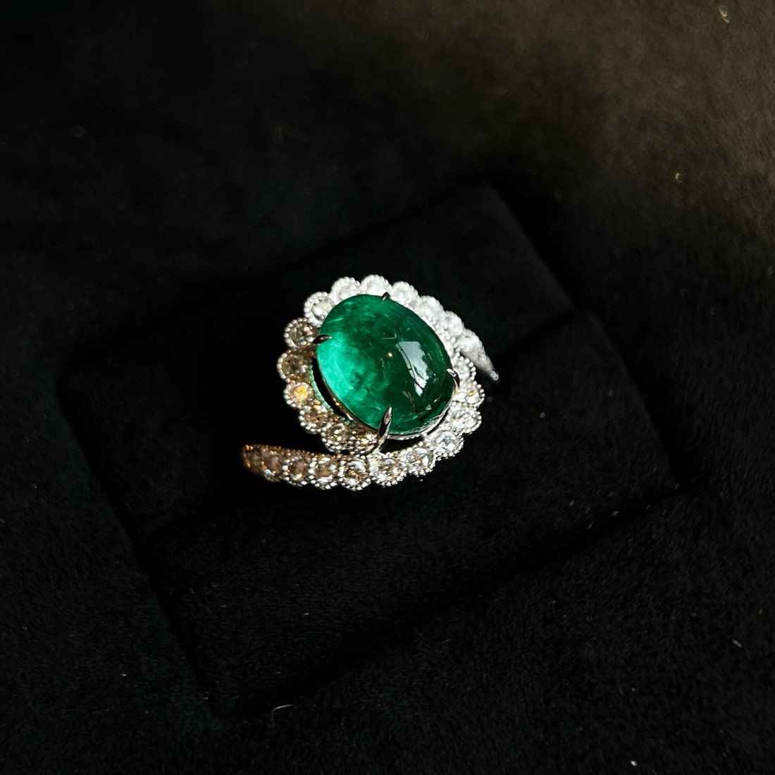 14k Gold 4.69 Ctw Vivid Green Natural Emerald & Lab Grown Diamond Ring - 2
