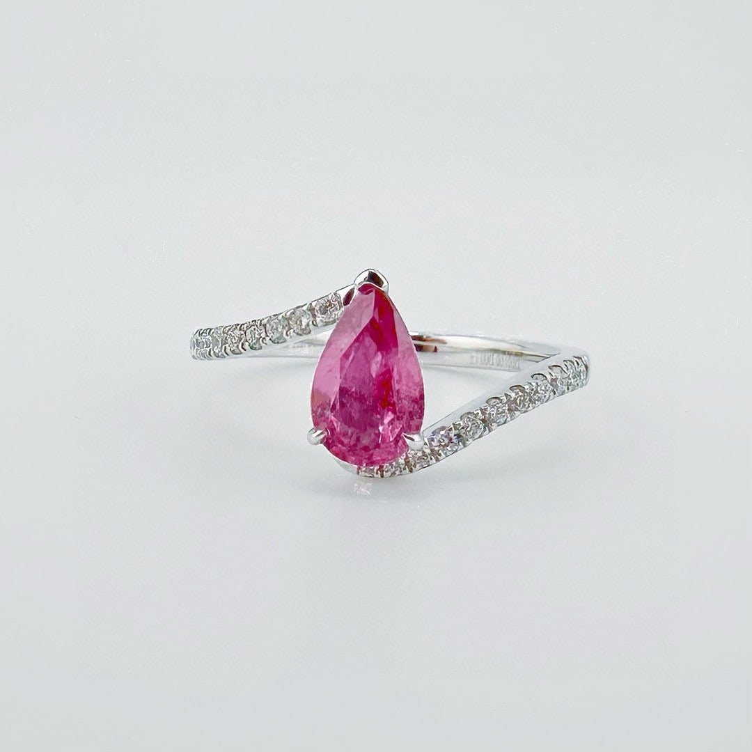 14k Gold 1.15 Ctw Natural Sapphire & Diamond Ring: Ref:231072248 // gold content:14k gold // ring size:7. 25us // // main gemstone:sapphire // shape:pear // carat weight:1. 0ct // color:pink // treatment:natural // // adjacent gemstone 2 : diamond //