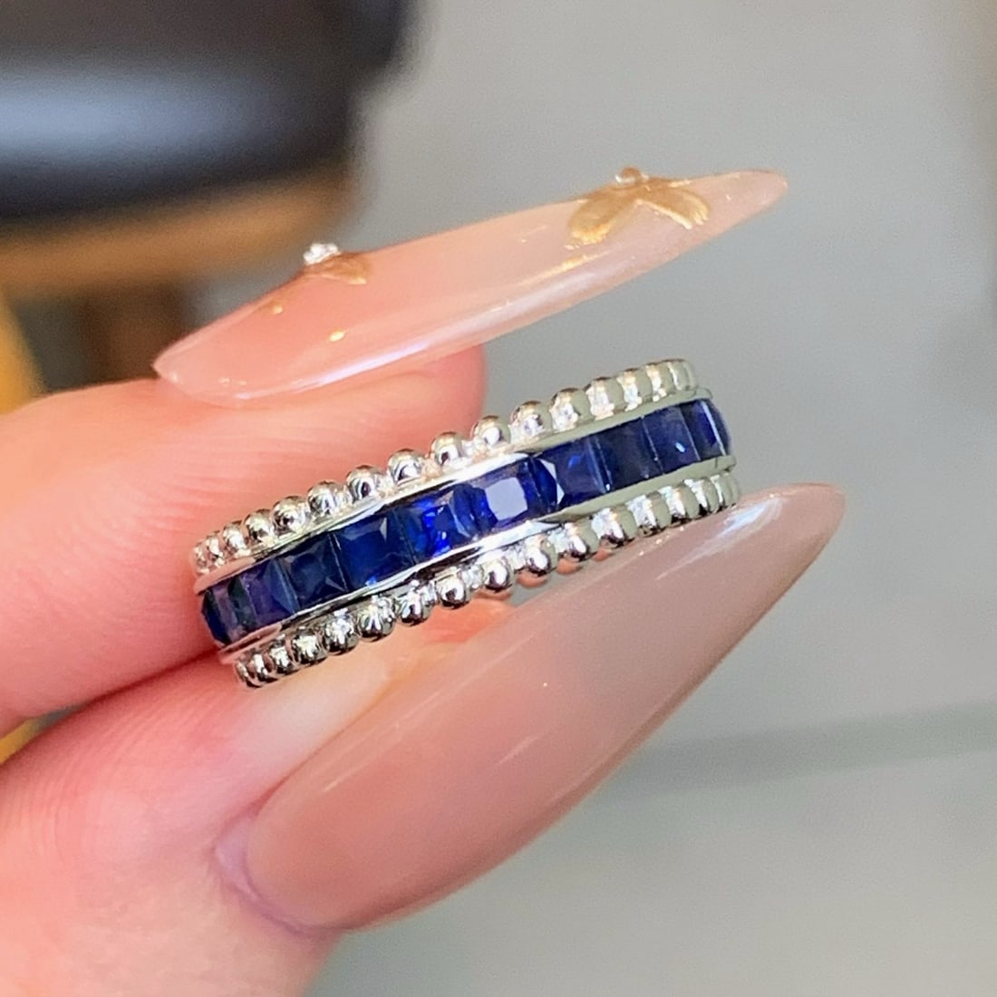 14k Gold 2.85 Ct Vivid Blue Natural Sapphire Ring - 4
