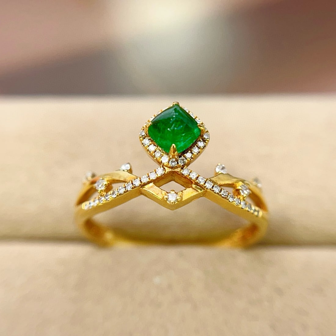 14k Gold 0.45 Ct Vivid Green Natural Emerald & Diamond Ring - 3