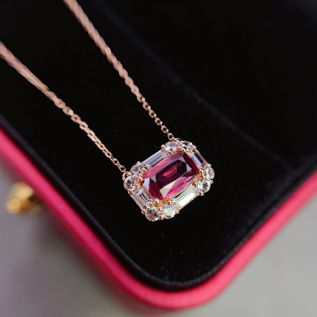 14k Gold 1.20 Ct Natural Ruby & Diamond Necklace: Ref:231072313 // gold content:14k gold // main gemstone:ruby // shape:cushion // carat weight:1. 20ct // color:red // treatment:natural // // adjacent gemstone 2 : diamond // number of stones:12 //