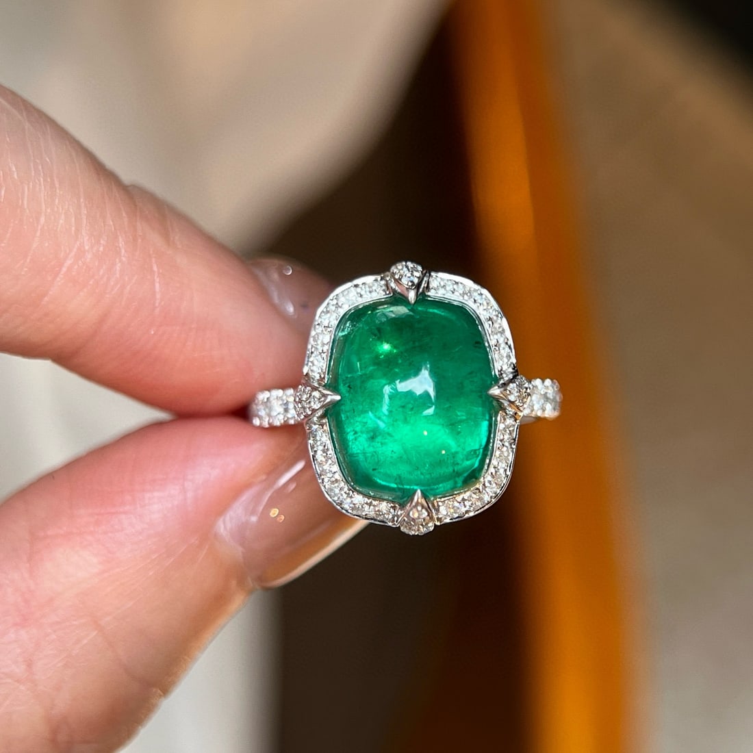 14k Gold 6.40 Ctw Natural Emerald & Lab Grown Diamond Ring: Ref:231072317 // gold content:14k gold // ring size:7. 25us // // main gemstone:emerald // shape:cushion // carat weight:5. 8ct // color:green // treatment:natural // cut grade:g // // adjacent