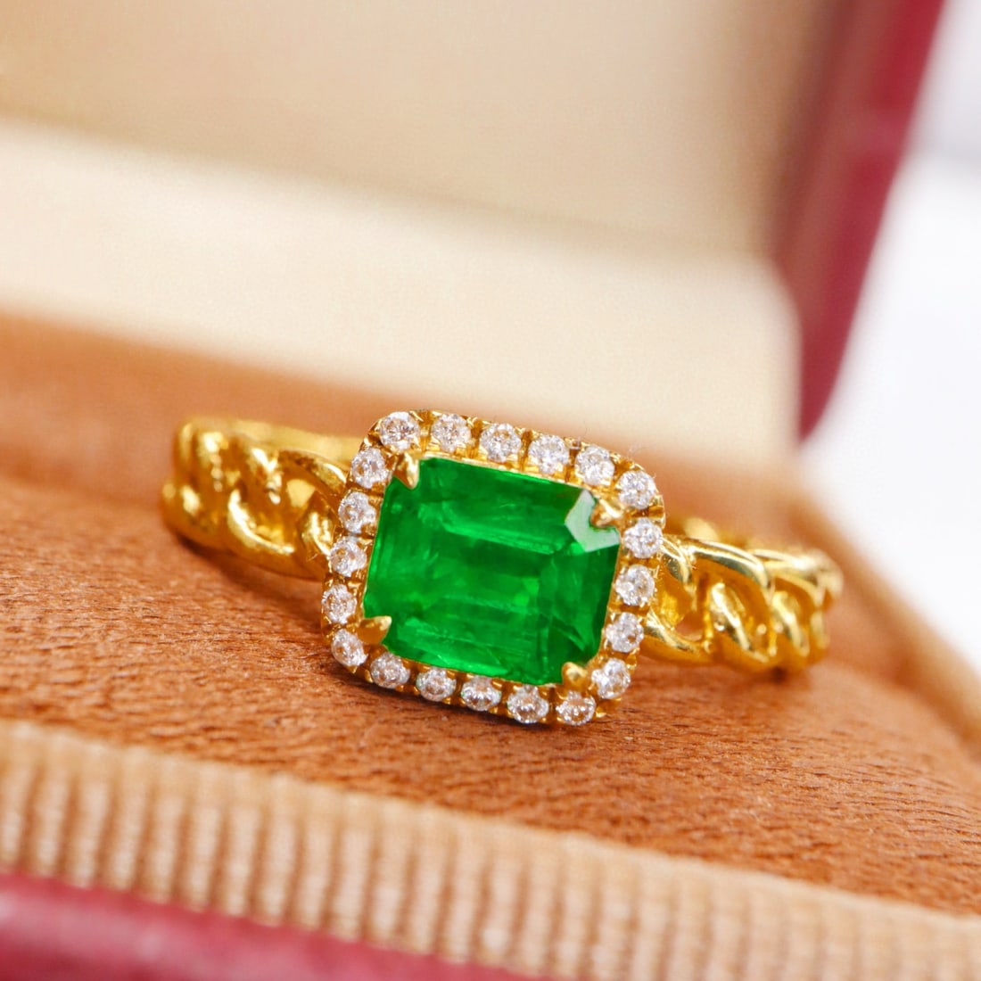 14k Gold 0.80 Ctw Vivid Green Natural Emerald & Diamond Ring: Ref:231072318 // gold content:14k gold // ring size:7. 25us // // main gemstone:emerald // shape:octagonal // carat weight:0. 70ct // color:vivid green // treatment:natural // // adjacent gemstone 2