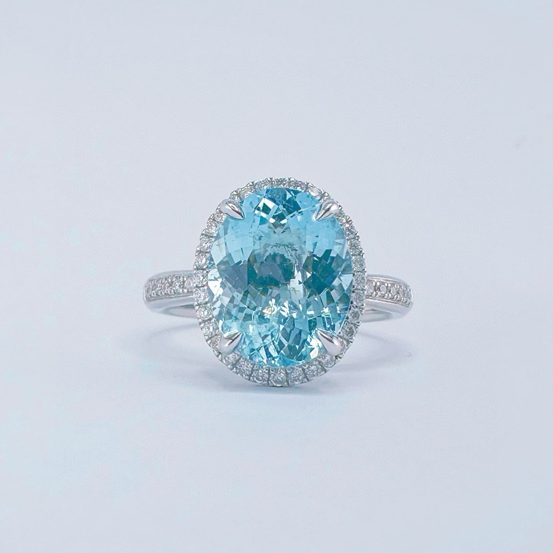 14k Gold 3.63 Ctw Natural Aquamarine & Diamond Ring: Ref:231072327 // gold content:14k gold // ring size:7. 25us // // main gemstone:aquamarine // shape:oval // carat weight:3. 40ct // color:santa maria color // treatment:natural // // adjacent