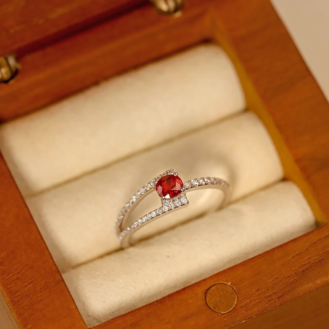 14k Gold 0.62 Ctw Natural Ruby & Diamond Ring - 5