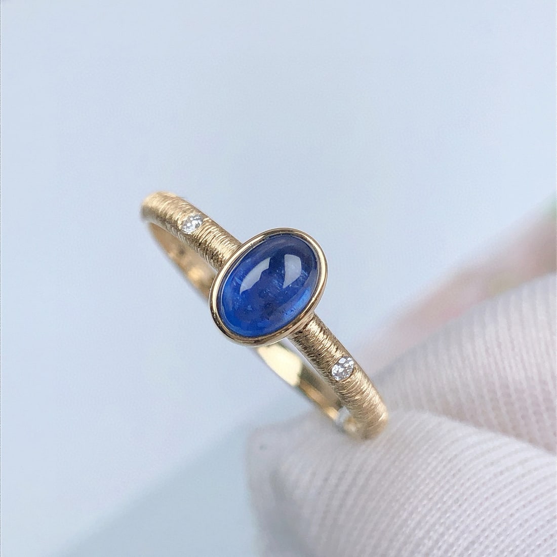 14k Gold 0.75 Ctw Natural Sapphire & Diamond Ring: Ref:231072339 // gold content:14k gold // ring size:7. 25us // // main gemstone:sapphire // shape:oval // carat weight:0. 73ct // color:blue // treatment:natural // // adjacent gemstone 2 : diamond