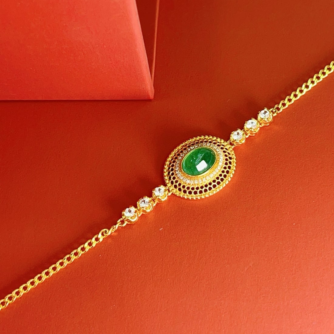 14k Gold 1.15 Ct Natural Emerald & Diamond & Sapphire Bracelet: Ref:231072340 // gold content:14k gold // main gemstone:emerald // shape:oval // carat weight:1. 15ct // color:green // treatment:natural // // adjacent gemstone 2 : diamond // number of stones:32 // 