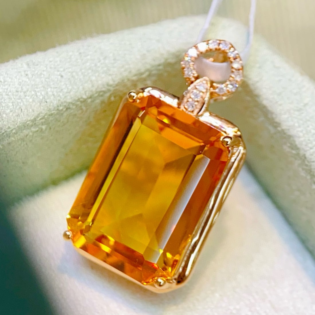 14k Gold 5.69 Ctw Natural Citrine & Diamond Pendant( Without Chain ): Ref:231072348 // gold content:14k gold // main gemstone:citrine // shape:octagonal // carat weight:5. 65ct // color:yellow // treatment:natural // // adjacent gemstone 2 : diamond // number of