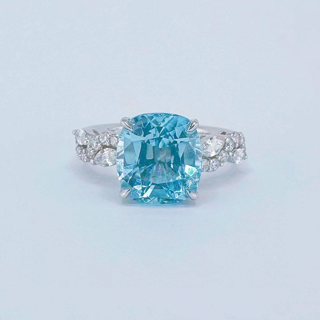 14k Gold 3.74 Ctw Natural Aquamarine & Diamond Ring: Ref:231072351 // gold content:14k gold // ring size:7. 25us // // main gemstone:aquamarine // shape:cushion // carat weight:3. 33ct // color:santa maria color // treatment:natural // // adjacent gemst