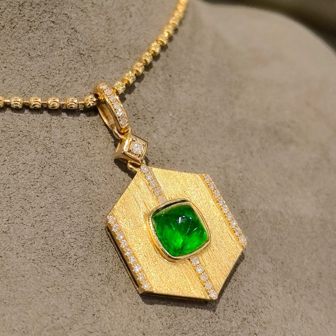14k Gold 1.86 Ctw Vivid Green Natural Emerald & Diamond Pendant( Without Chain ) - 2